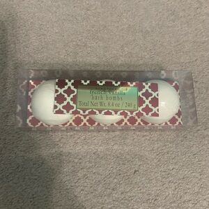 French Vanilla Bath Bombs - Elegant White and French Vanilla Bath